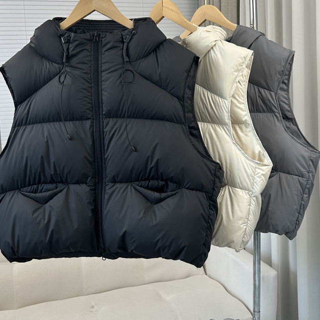 Moteriška gobtuvu liemenė, užpildas poliesterinis–medvilninis mišinys, audinys poliesteris, užtrauktukas, ruduo 2025