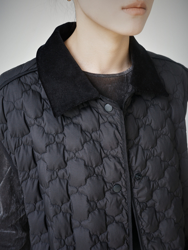 Moteriška pūkinė liemenė – japonų stiliaus megztinis, įprastas ilgis, kaklo apykaklė, poliesterio audinys, pūkų įdaras