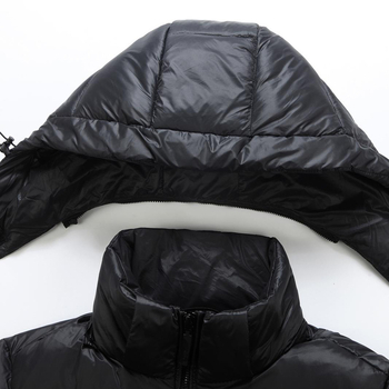 Pūkaina jaka ar kapuci un grafēna oderi – 100% pūka, baltas gaienes pūka pildījums, noņemama kapuce, jauniešu stils, ziemas sezona 2024