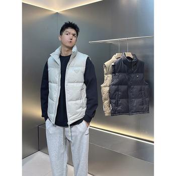 Pūkaina jaka ar baltu pīļu pūku, pūkas saturs 86–90%, kapuce, corduroy ārējā daļa un poliester materiāls, ziemas ikdienas veste