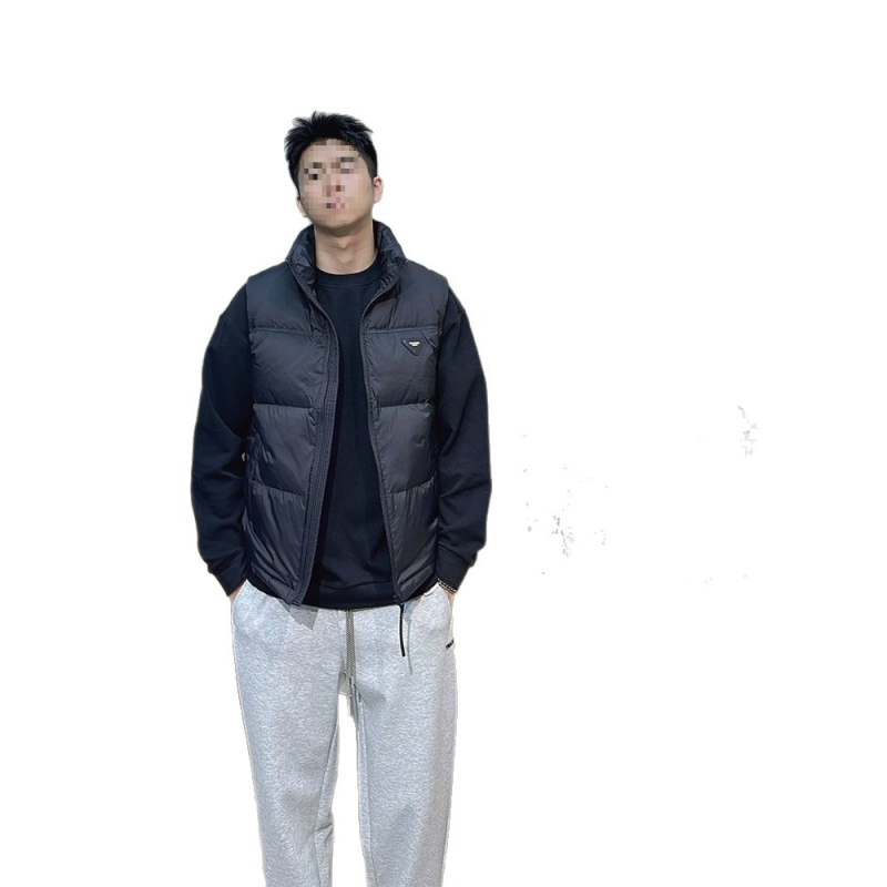 Pūkaina jaka ar baltu pīļu pūku, pūkas saturs 86–90%, kapuce, corduroy ārējā daļa un poliester materiāls, ziemas ikdienas veste