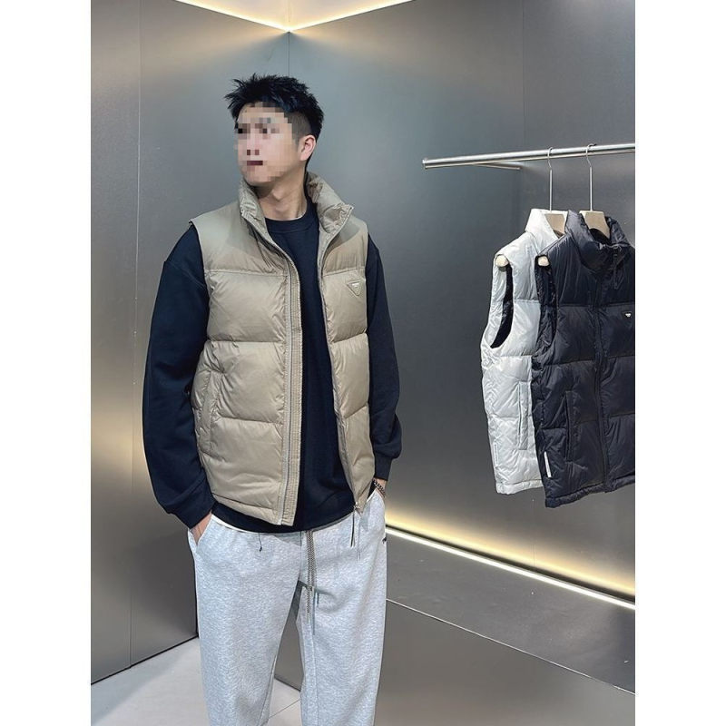 Pūkaina jaka ar baltu pīļu pūku, pūkas saturs 86–90%, kapuce, corduroy ārējā daļa un poliester materiāls, ziemas ikdienas veste