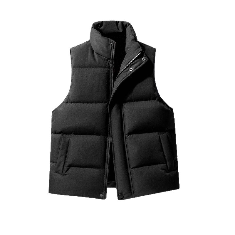 Jaka ar baltiem pīļu spalvām (50%), ārējais poliestera audums, rāvējslēdzējs, stāvošs kakls