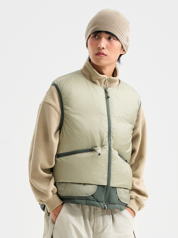 Unisex neilona dūnu veste ar 86–90% balto pīļu dūnu, rāvējslēdzējs, bez apkakles, brīvs piegriezums