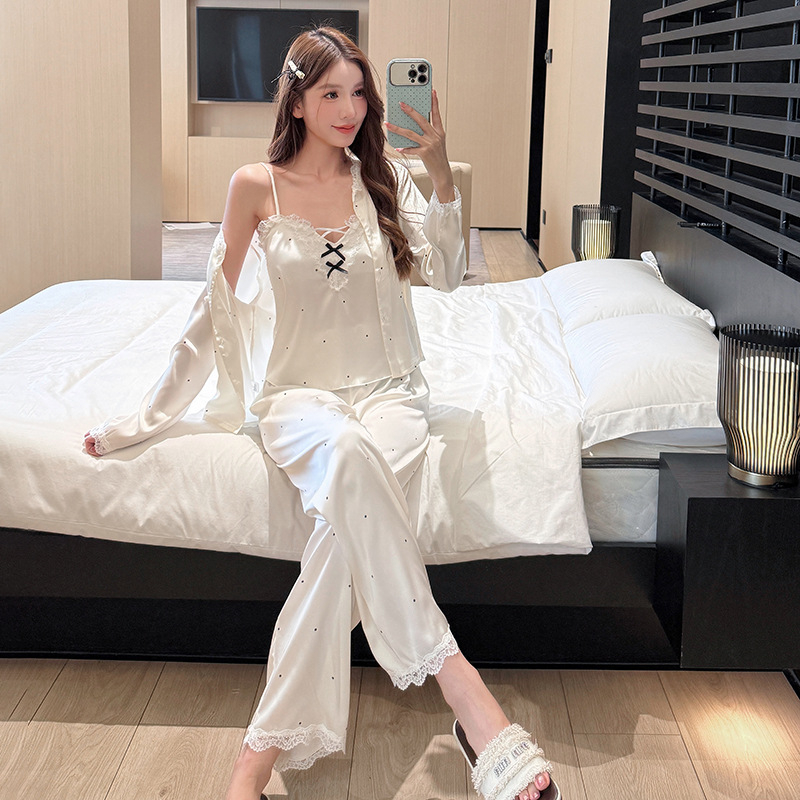 Seksi pidžama set od ice silk s umetkom za grudni dio, dugi rukavi, naramenice i hlače – trodijelni set