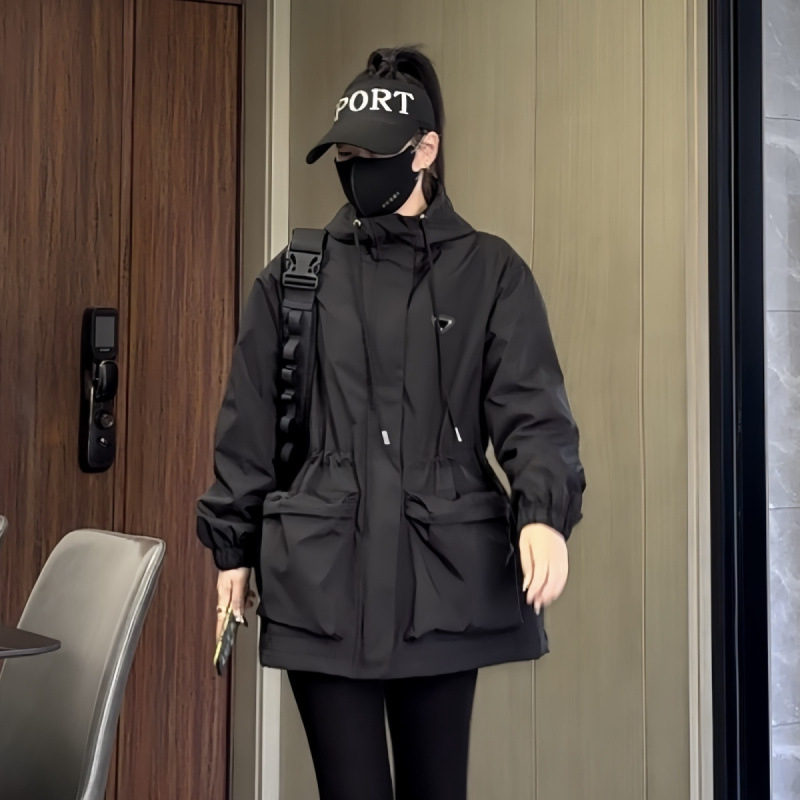 Ženska windbreaker srednje duljine s kapuljačom, ležernog kroja, dugi rukavi, poliester