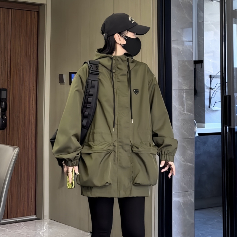 Ženska windbreaker srednje duljine s kapuljačom, ležernog kroja, dugi rukavi, poliester
