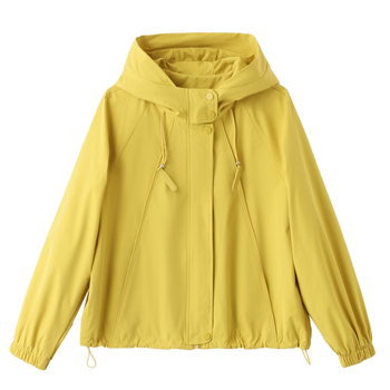 Ženska kratka softshell jakna s kapuljačom – jesen 2025, casual sportski stil