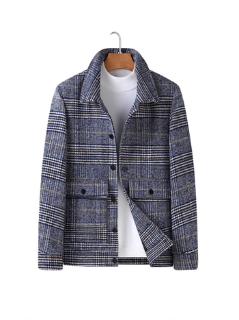 Sacou bărbătesc cu model în carouri, croială lejeră, guler rever, închidere cu nasturi pe un rând