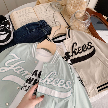 Geacă pentru copii cu litere brodate, guler rotund, mâneci lungi, poliester, lungime medie