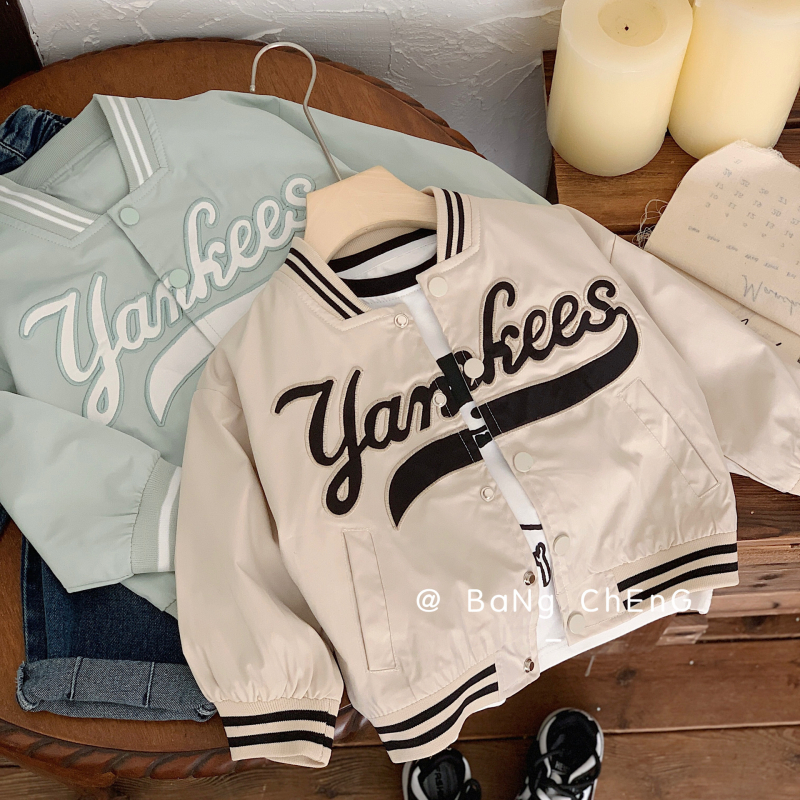 Bērnu jaka ar izšūtām burtiem, apaļš kakla līnija, garas piedurknes, poliester, vidējais garums