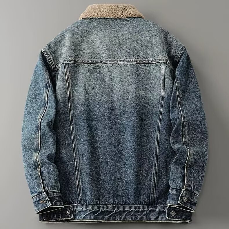 Pánska bunda voľného strihu, vonkajší materiál polyester, podšívka polyester, golier s reverom, predné zapínanie na jednu radu gombíkov