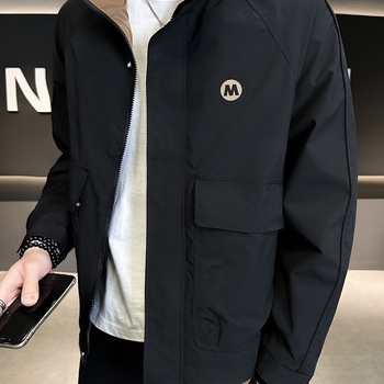 Geacă bărbătească cu guler înalt și fermoar – croială slim, material rezistent la uzură, buzunare laterale