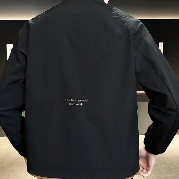 Geacă bărbătească cu guler înalt și fermoar – croială slim, material rezistent la uzură, buzunare laterale