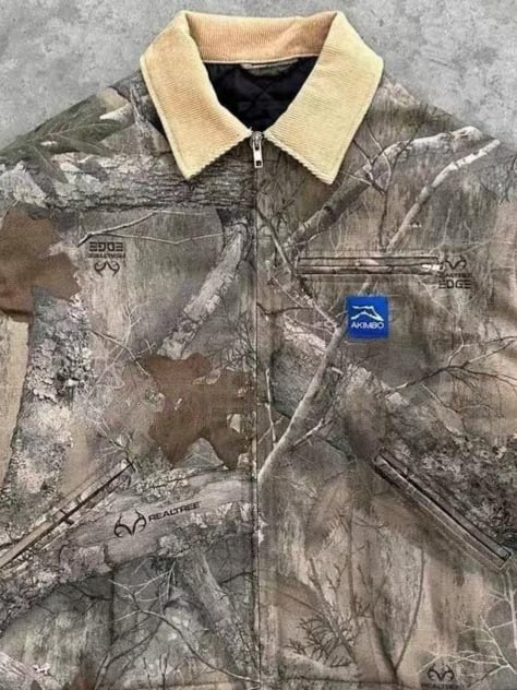 Geacă camuflaj cu rever, fermoar și buzunare multiple – croială lejeră, poliester