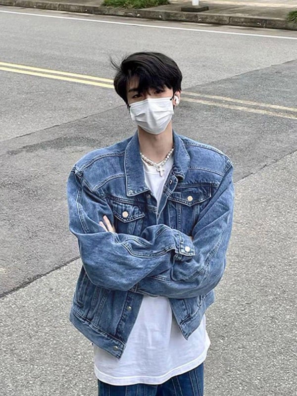 Farmerdzseki reveres gallérral, cipzár, laza szabás, hosszú ujjú, zsebdíszítéssel, férfiaknak