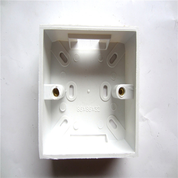 Crown márkájú 86-os típusú nyílt szerelésű kapcsolódoboz falra szerelhető, PVC tűzálló