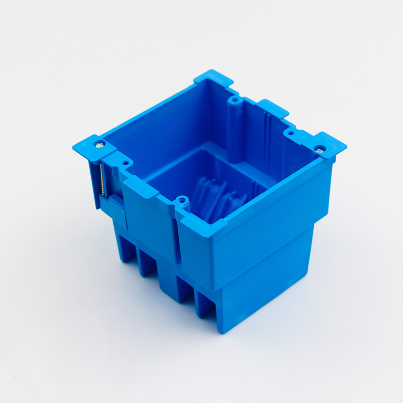 Paco amerikai szabványú, régi stílusú kapcsoló- és aljzatdoboz szerelőfülekkel, otthoni felújításokra