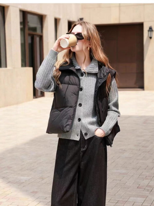 Női kapucnis tollmellény kacsa tolltöltettel, cipzárral, 3D mintázattal, poliészter anyaggal