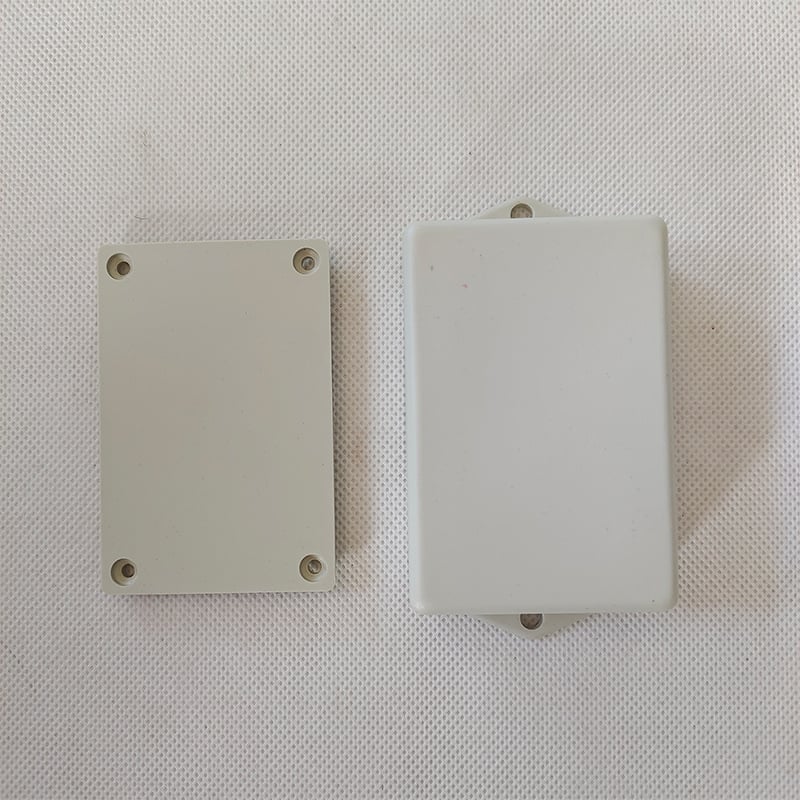 ABS jungiamoji dėžė su terminalo bloku lauko naudojimui — Prekės ženklas NEW BLUE; korpusas ABS; Apsauga: Gera