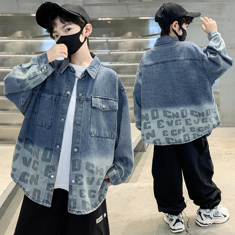 Fiúknak való denim ingdzseki gradient mintával, hosszú ujjú, galléros, puha tapintású anyag