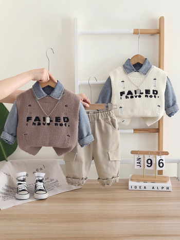 Set pentru copii din trei piese: cămașă din denim, vestă tricotată și pantaloni; material din bumbac 90%, mâneci lungi; pentru copii 3–8 ani; primăvară și toamnă; stil coreean.