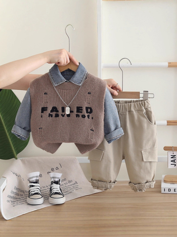 Set pentru copii din trei piese: cămașă din denim, vestă tricotată și pantaloni; material din bumbac 90%, mâneci lungi; pentru copii 3–8 ani; primăvară și toamnă; stil coreean.