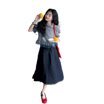 Két részes gyerek szett: francia stílusú fodros ujjú kockás ing és denim szoknya, nyár 2025