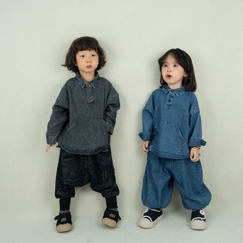 Gyerekeknek szóló denim ing, 100% pamut, koreai stílus, hosszú ujjú, lágyított felület enzimes mosással.