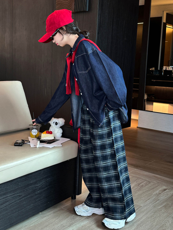 Jachetă denim pentru fete, material din bumbac, finisaj moale, închidere cu nasturi, fără glugă, potrivită pentru primăvară și toamnă