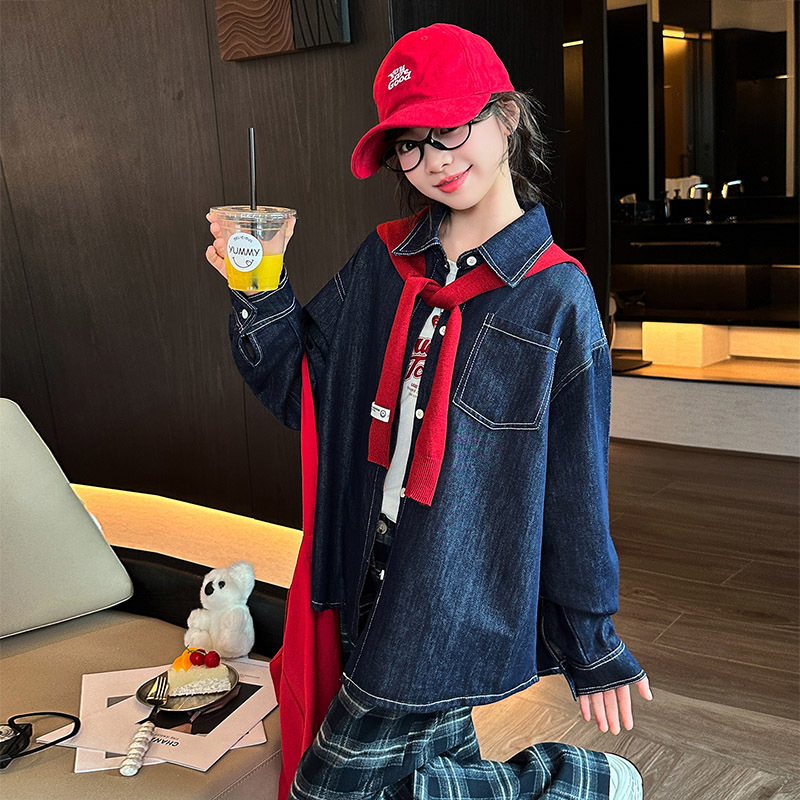 Jachetă denim pentru fete, material din bumbac, finisaj moale, închidere cu nasturi, fără glugă, potrivită pentru primăvară și toamnă