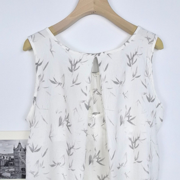 Női hálóing, ujjatlan, kerek nyakú, japán-koreai stílusú (Milk Silk; 90% poliészter; vékony anyag; középméretű hossz)