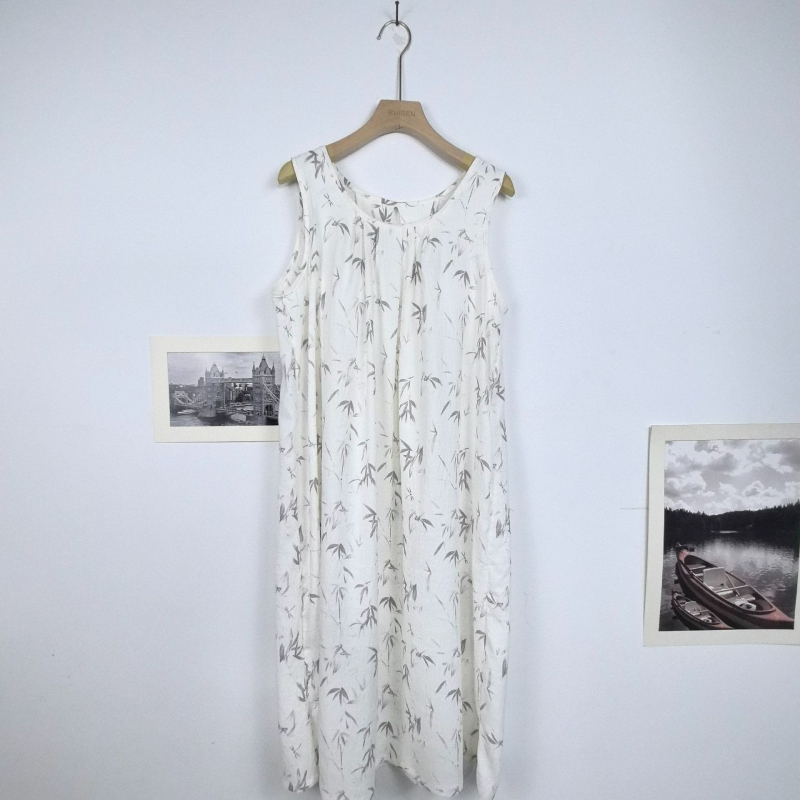 Női hálóing, ujjatlan, kerek nyakú, japán-koreai stílusú (Milk Silk; 90% poliészter; vékony anyag; középméretű hossz)