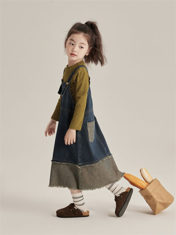 Момичешка пола с презрамки от терри плат, в корейски стил, A-line, едноцветна, основна материя зайчова козина 70-80%