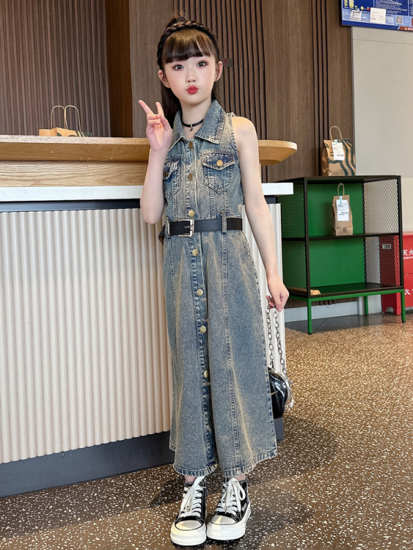 Детска рокля с презрамки от деним — ретро стил; мек деним; лято 2024; за деца над 8 години