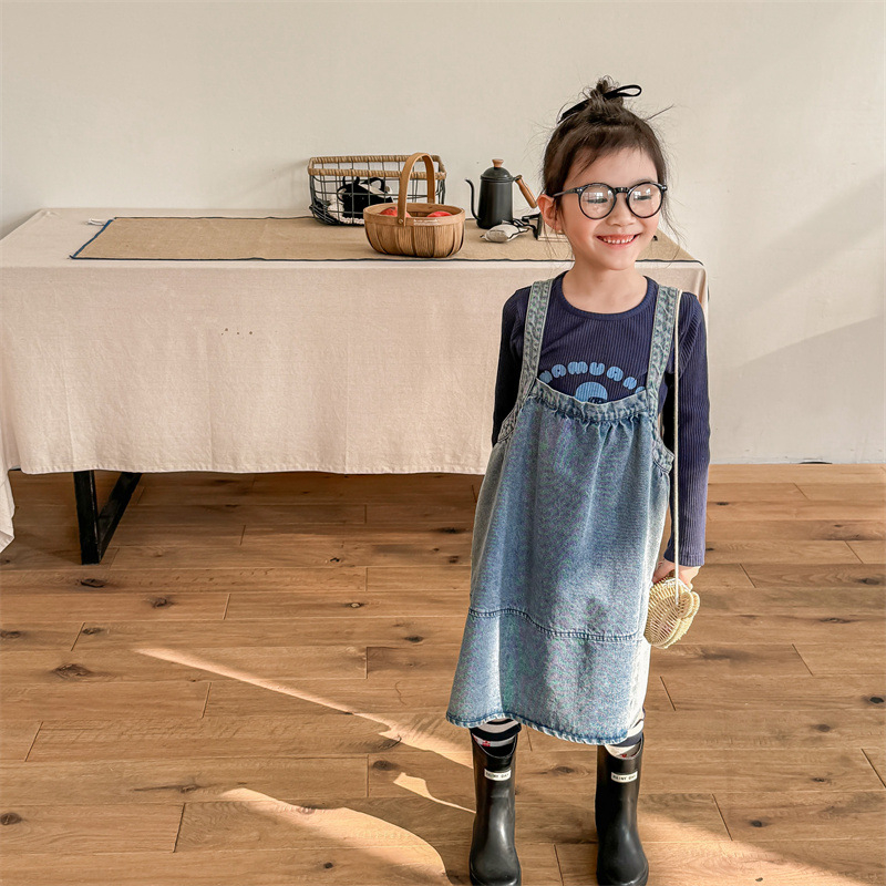 Gyerekeknek szóló denim vállpántos ruha, koreai stílus, A-vonalú szabás, 90% pamut, egyszínű