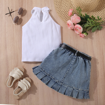 Lányok háromrészes pamut ruhásszett: ujjatlan felső, mellény és denim pliszírozott szoknya (95% pamut). Alkalmas tavasszal, nyáron és ősszel.