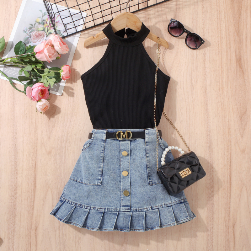 Lányok háromrészes pamut ruhásszett: ujjatlan felső, mellény és denim pliszírozott szoknya (95% pamut). Alkalmas tavasszal, nyáron és ősszel.