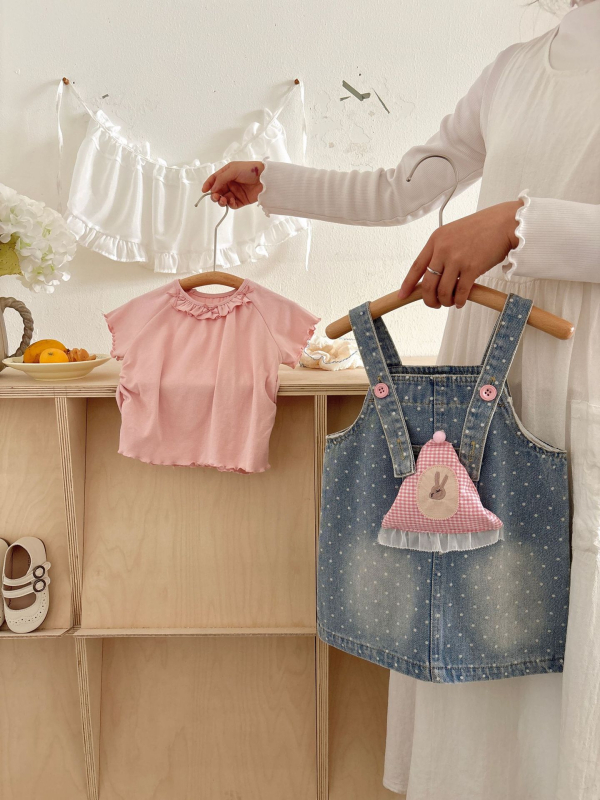 Dva dijela dječji set: denim haljina na trakice i kratka majica, korejski stil, print crtani film s točkicama, pamuk tkanina, za dob 3–8 godina