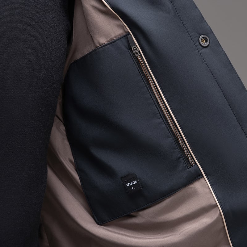 Muška lagana down jakna s reverom, punjenje bijelim gusjim perjem 86–90%, gustoća 650, zatvarač, zimski osnovni stil, podstava poliester