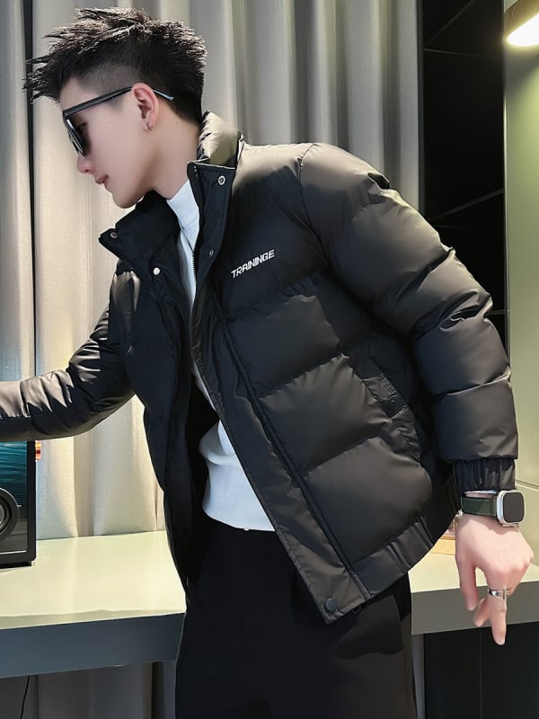 Muška jakna s poliesterskim punilom, korejskog stila, kratka, stojeći ovratnik, zatvarač, jednobojni uzorak, zima 2025