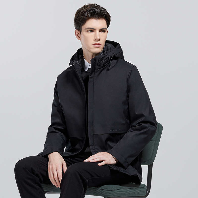 Muško down jakna s kapuljom i stojećim ovratnikom, punilo od bijelog gusjeg perja 86–90%, vodootporna i otporna na vjetar, srednja duljina 65–80 cm, poslovni stil džentlmen