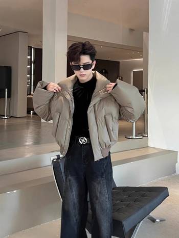 Jakna s punjenjem od poliestera, slobodan kroj, stojeći ovratnik, zatvarač, debeli punjenje