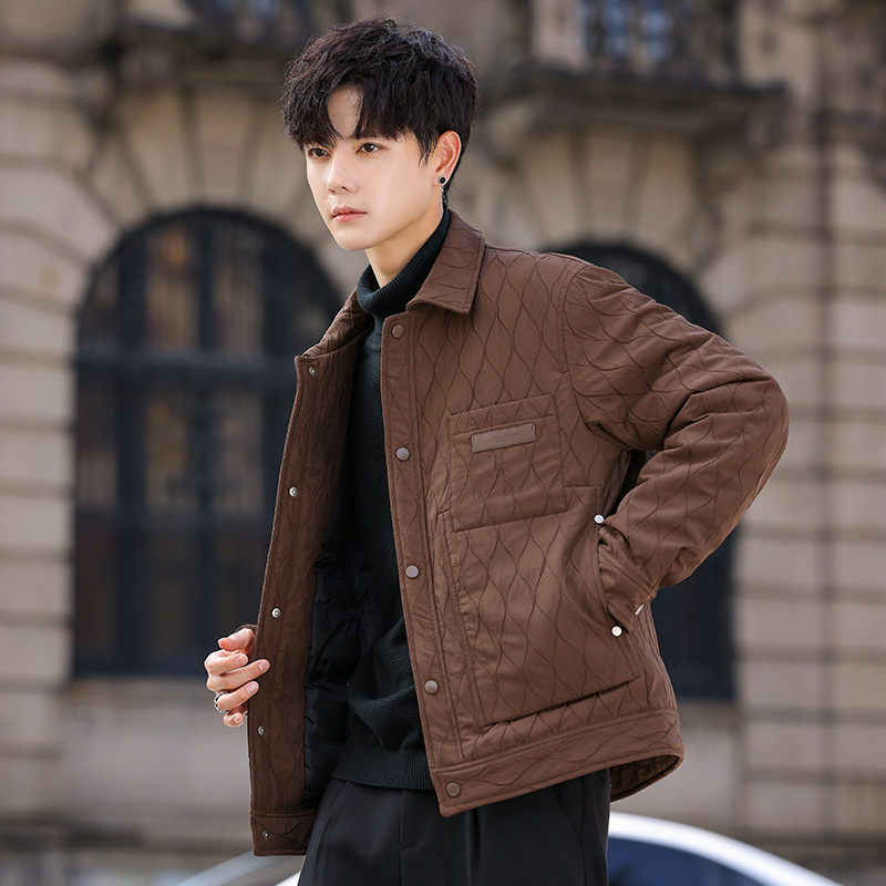 Ανδρικό μπουφάν με πλήρωση από πούπουλα πάπιας 85%, χωρίς κουκούλα, μονομπροστό κλείσιμο, κατάλληλο για ήπιο κρύο (-5°C έως 0°C), συλλογή 2024