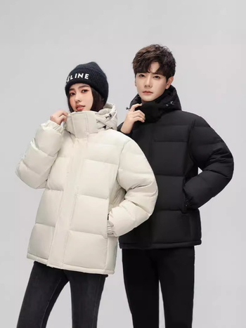 Uniszex téli rövid tollkabát kapucnival, vastagított szigeteléssel; fehér kacsa tolltöltettel 30–35%; -20°C–-5°C védelem; hossz 50–65 cm