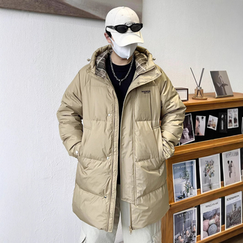 Geacă de iarnă din puf de gâscă alb; lungime extinsă 100 cm+; umplere 150–200 g; putere de puf 550; glugă