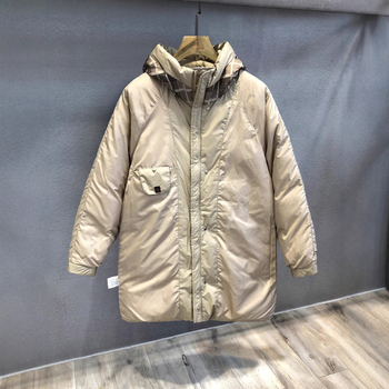 Geacă de iarnă din puf de gâscă alb; lungime extinsă 100 cm+; umplere 150–200 g; putere de puf 550; glugă