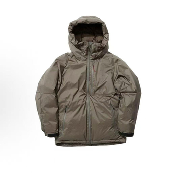 Geacă de puf cu puf de rață 86-90% (210–260 g); cu glugă, lungime medie, guler înalt, fermoar; stil japonez de lucru