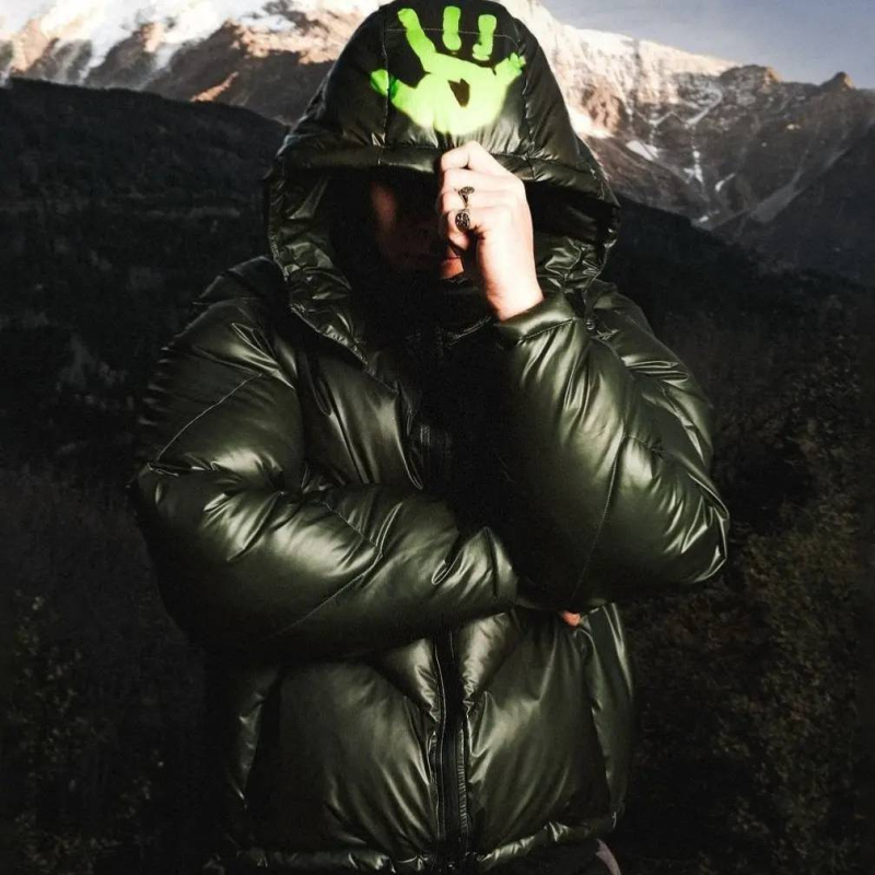 Kapucnis, vastag poliészter-töltésű pamutkabát, Harajuku kardigan stílus, cipzáras zsebek, húzózsinóros alsó, téli 2025