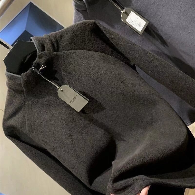 Férfi kétoldalas bársonyos téli pulóver álló gallérral, félig cipzár, vastag poliészter anyag, sportos modell.